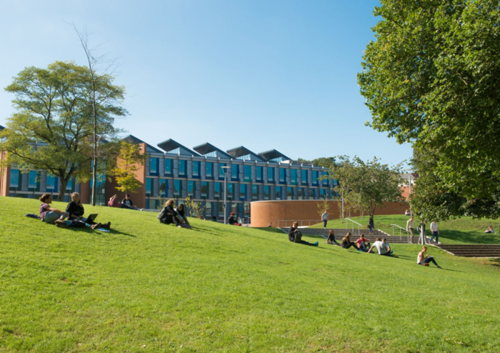 英国苏塞克斯大学专业,英国苏塞克斯大学申请条件