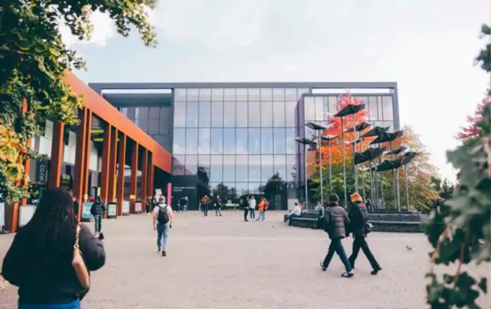 牛津布鲁克斯大学申请条件,牛津布鲁克斯大学专业
